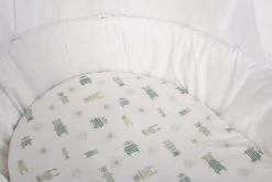 Mionido Stubenwagen Maxi Natur Pyjamabär Grün Mit Garnierung, Matratze Und Matratzenbezug -Baby Welt Verkauf a8a7549